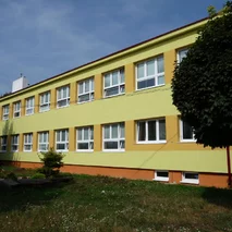 Školy